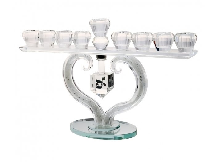 חנוכיה לב עשויה קריסטל במידות 22X36 ס''מ כולל סביבון