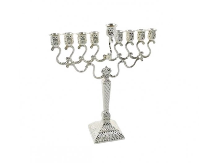 חנוכיה מוכספת עם בסיס מרובע 23X25 ס”מ